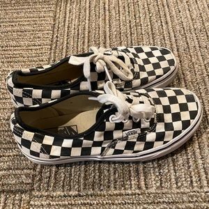 size 6.5 checkered vans